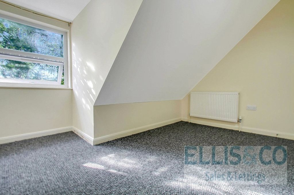 Property photo 1 of 3 Picture No. 12