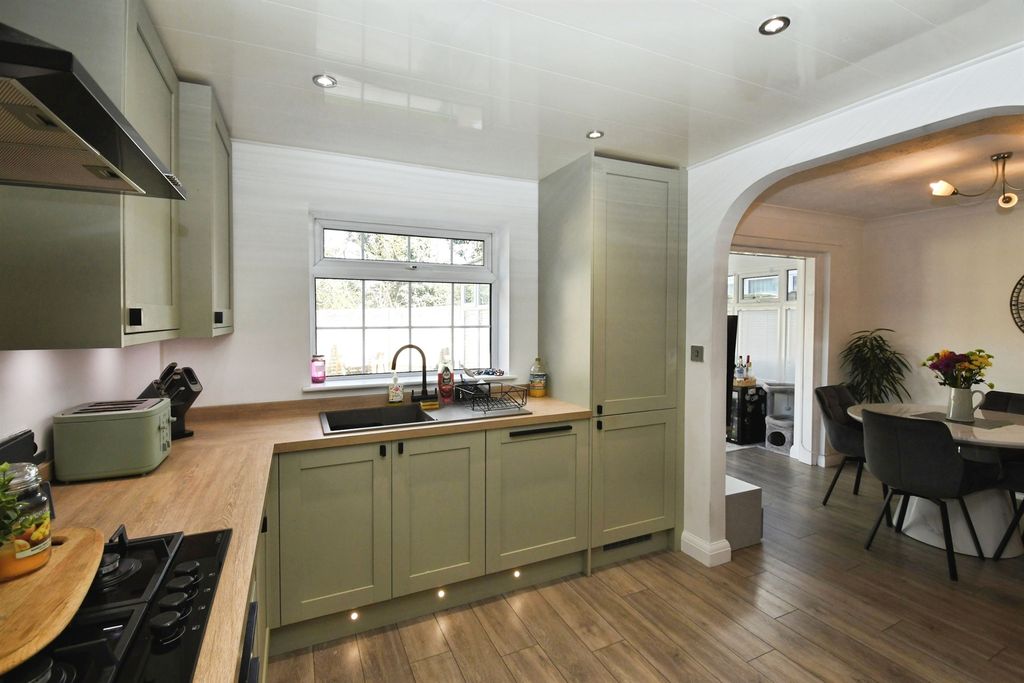 Additional image 6 of 4 bed detached house for saleHolly Close, Stallingborough, Grimsby DN41