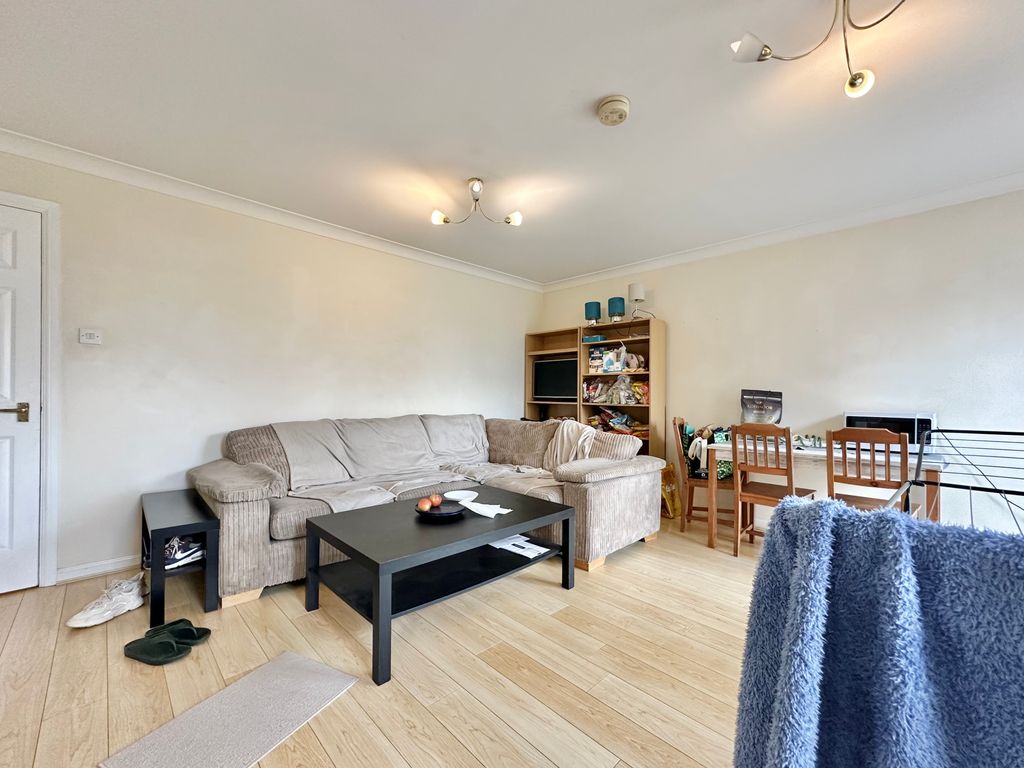 Property photo 2 of 21