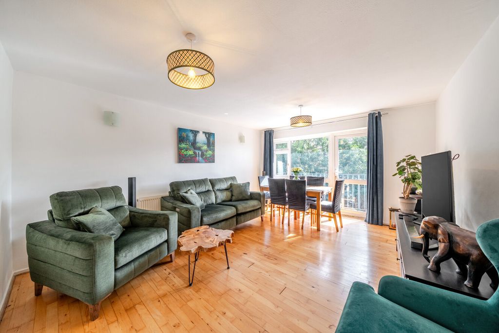 Property photo 1 of 8 1525904-7-1A0F1F8...