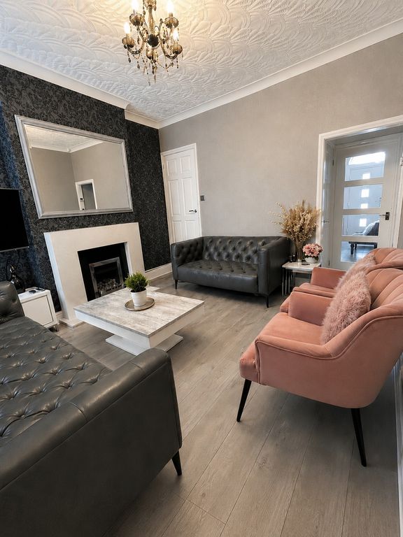 Property photo 3 of 11 Dinning Room