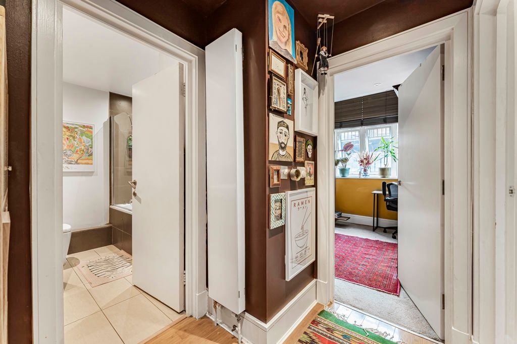Property photo 2 of 12 Hallway
