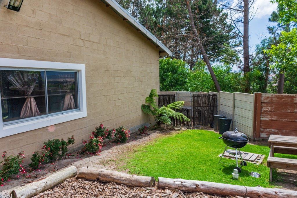 Property photo 2 of 33