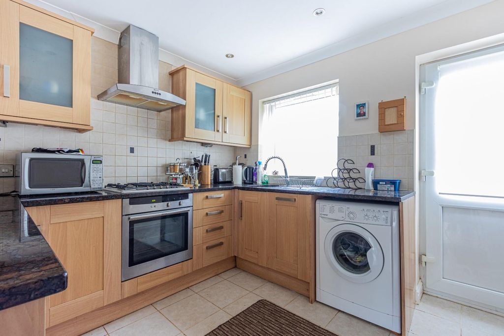 Property photo 3 of 8 Plas Taliesin 27-5.Jpg