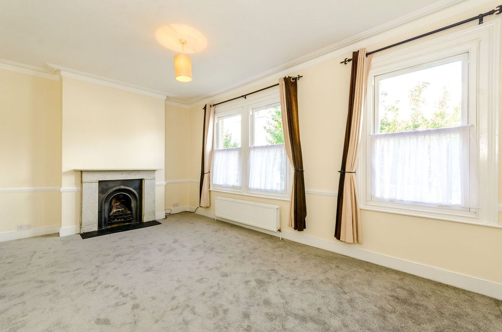 Property photo 1 of 6