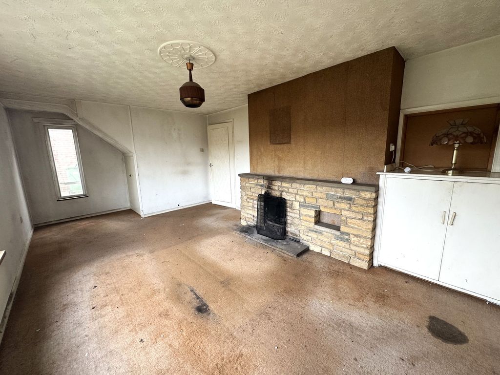 Property photo 3 of 16