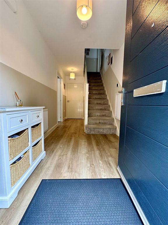 Property photo 3 of 17 Hallway.Jpg