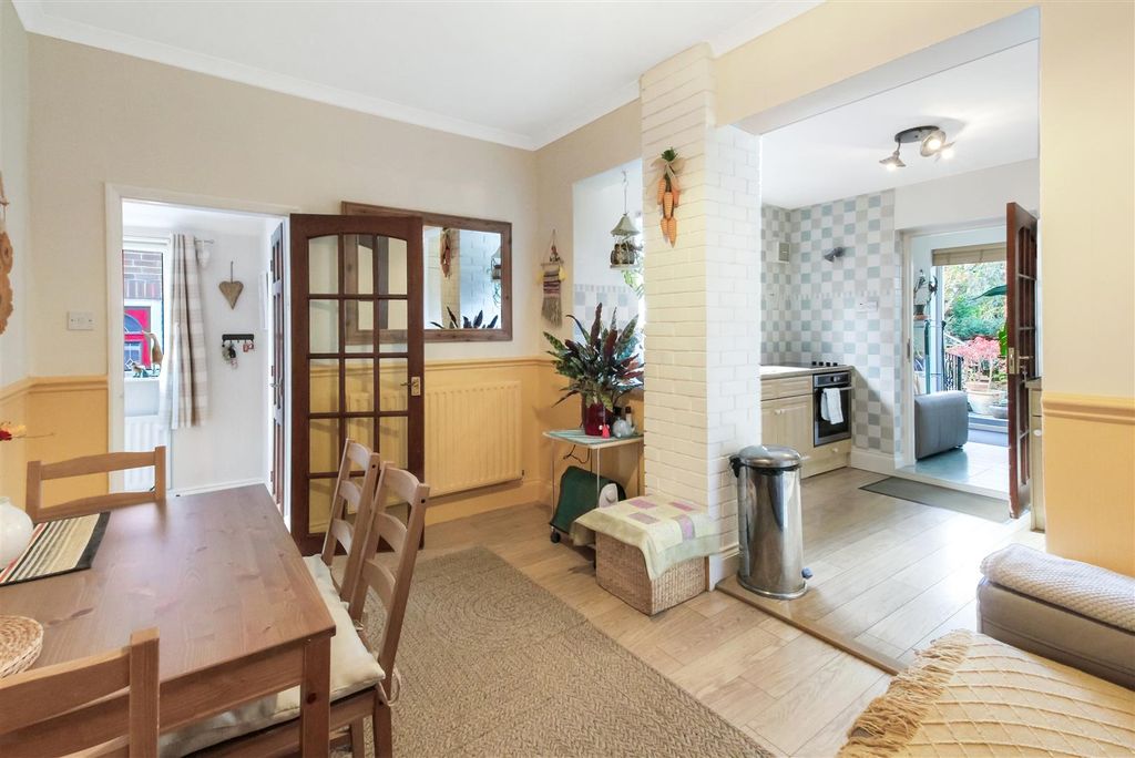 Property photo 3 of 14 Dining/ Kitchen