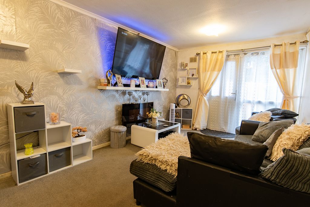 Property photo 2 of 21