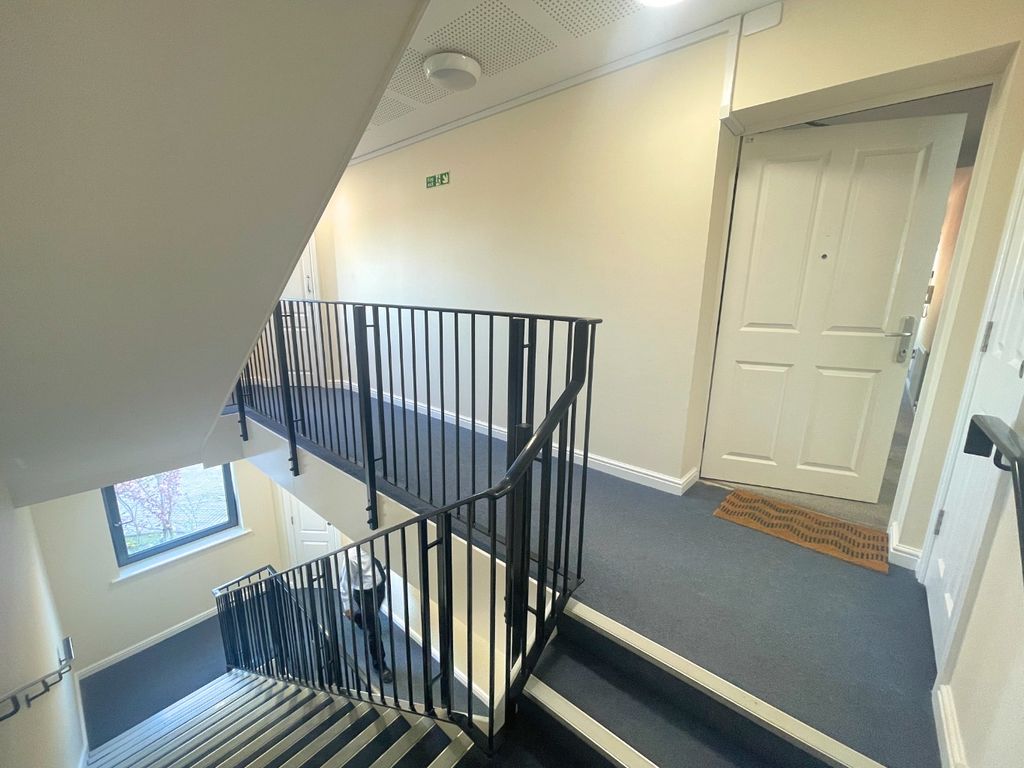 Property photo 2 of 13 4129543