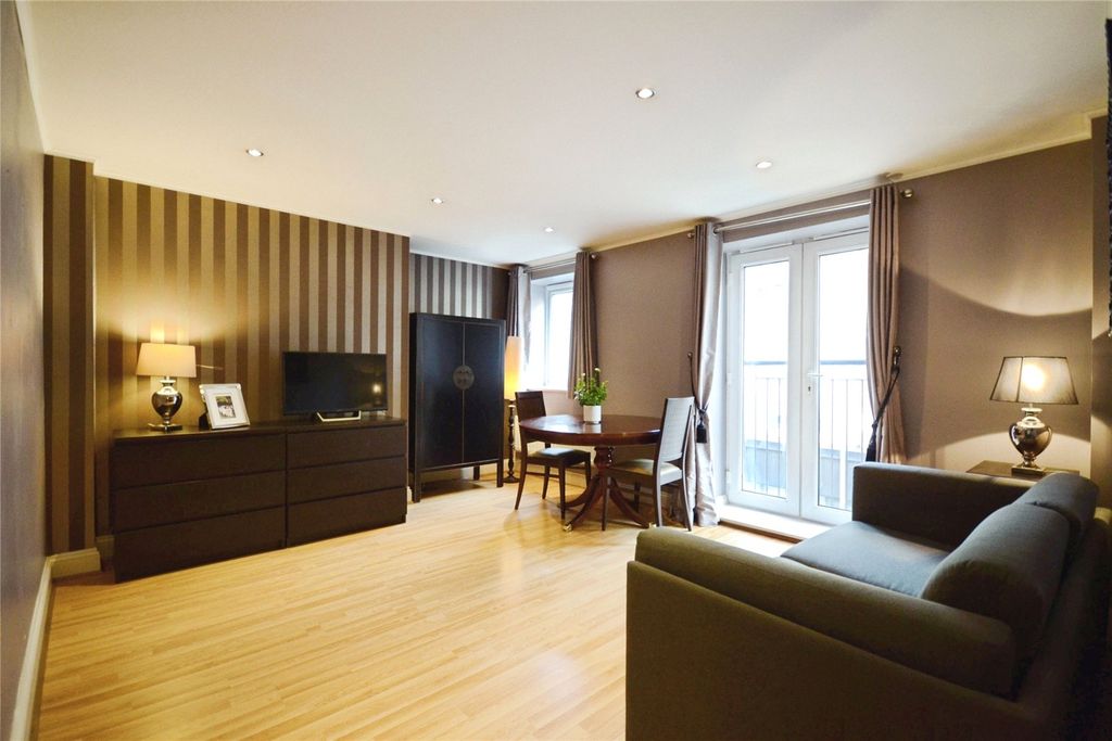 Property photo 2 of 7 Picture No. 13