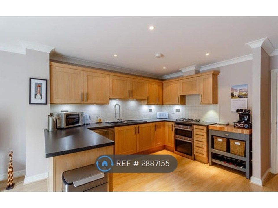 Property photo 3 of 35