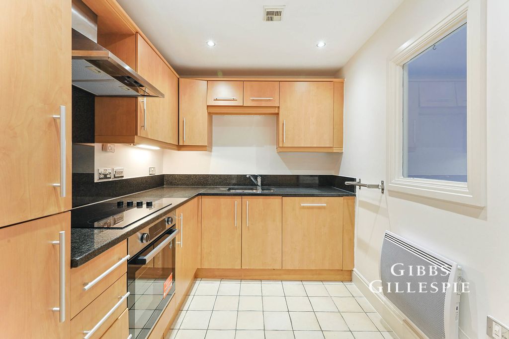 Property photo 2 of 10 Photo