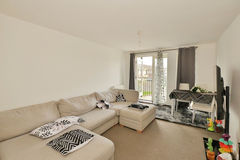 Property photo 2 of 17 Lounge/Diner