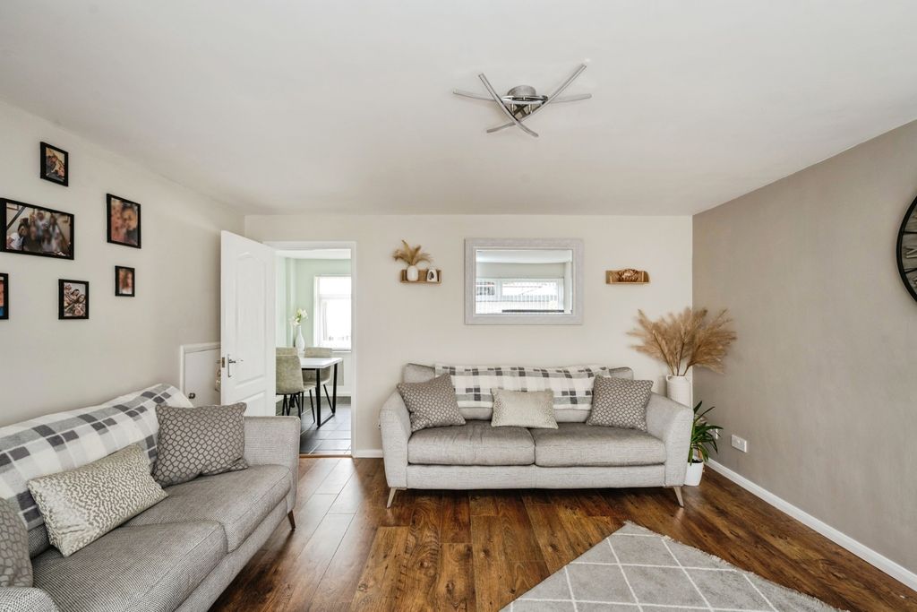 Property photo 3 of 18 Photo