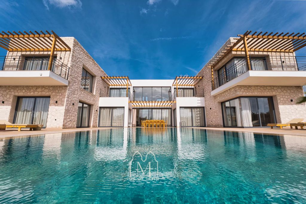 Property photo 1 of 25