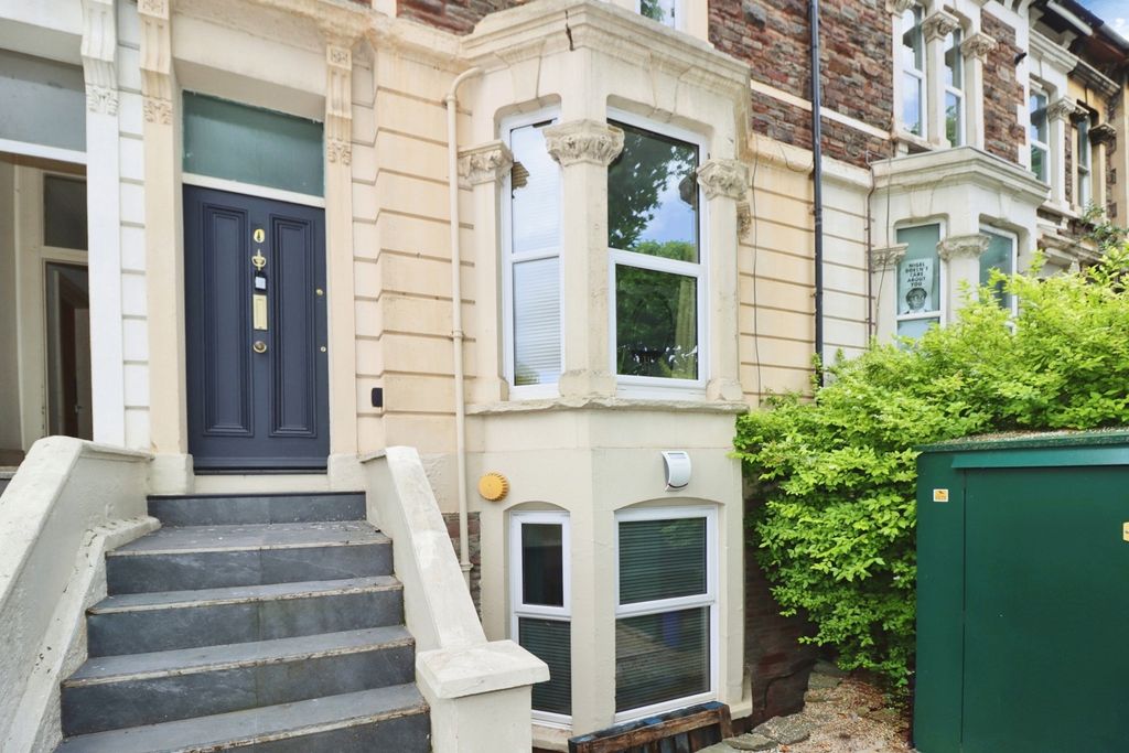Property photo 1 of 11 Pbox-Img.Jpg