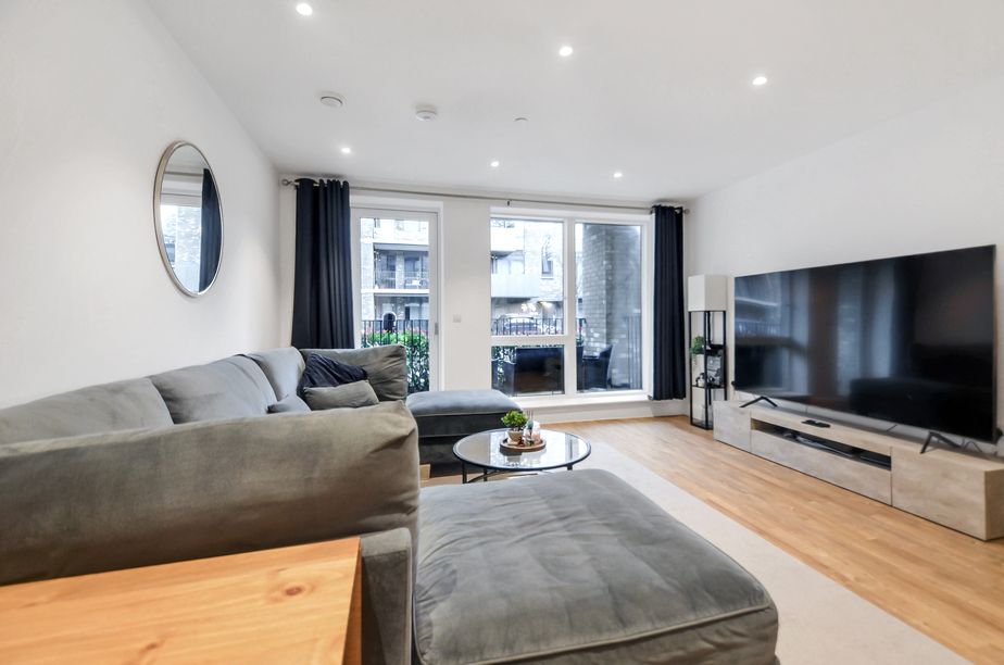 Property photo 3 of 24 Lounge Area (2) (5).Jpg