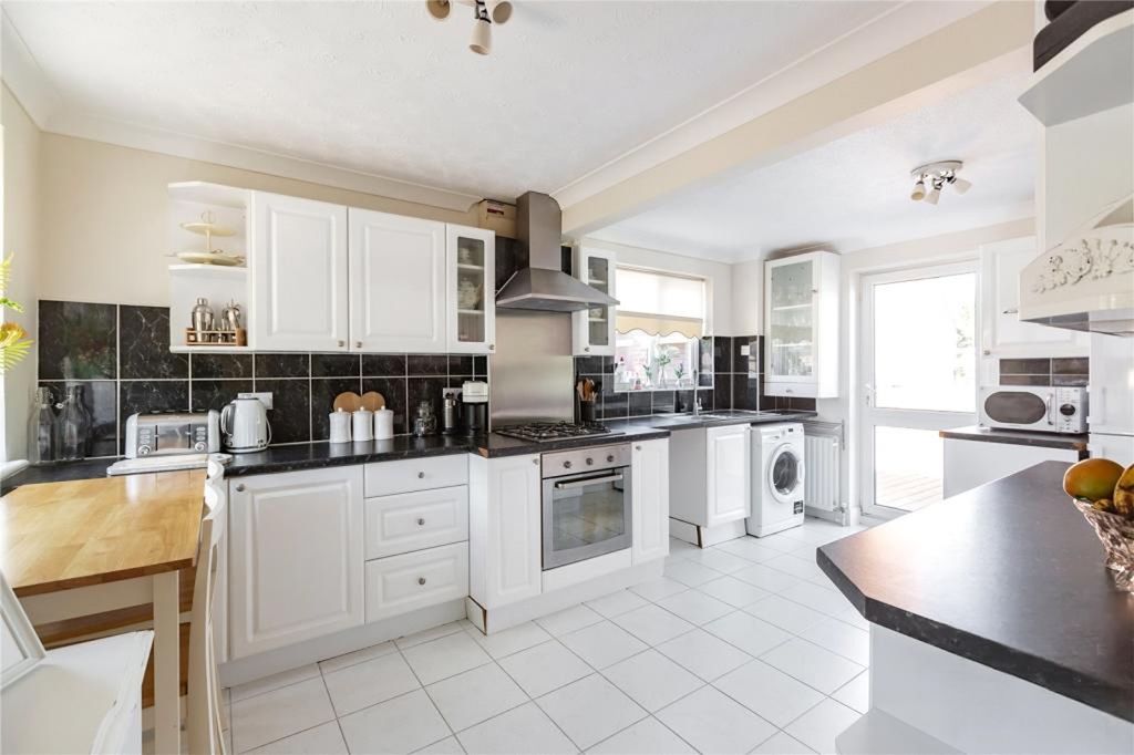 Property photo 2 of 15 4338724