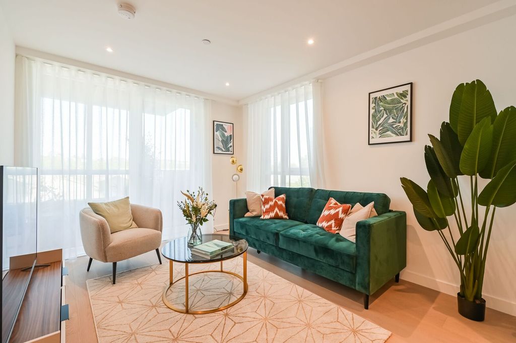 Property photo 1 of 11