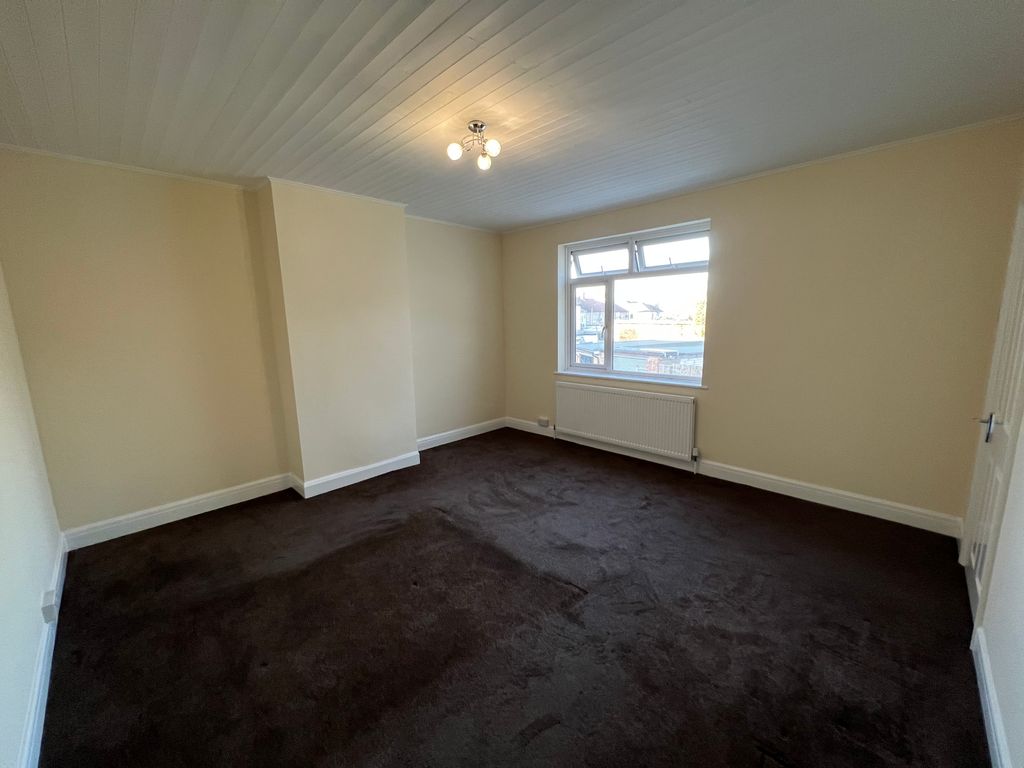 Property photo 2 of 3
