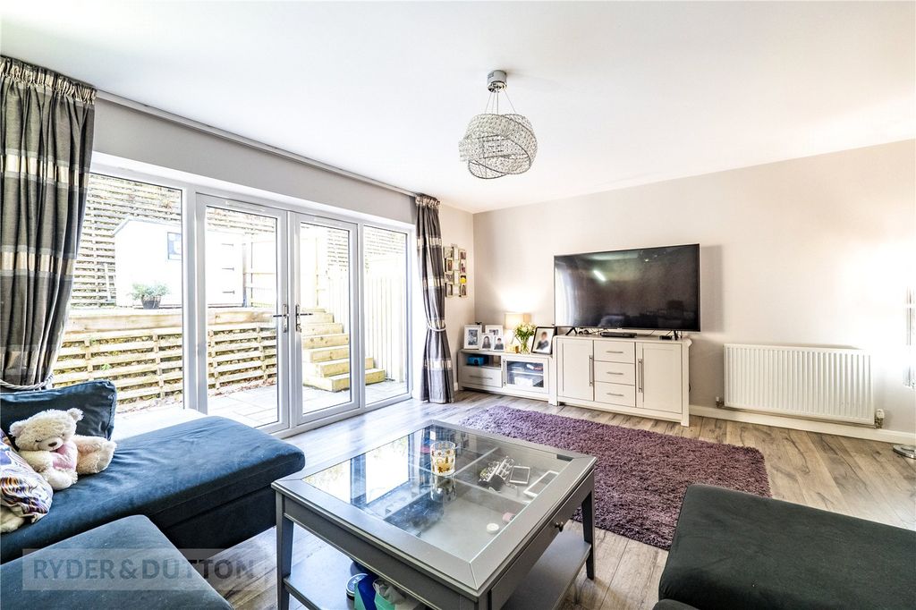 Property photo 2 of 23 Lounge