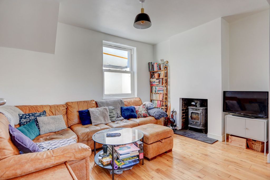 Property photo 2 of 18