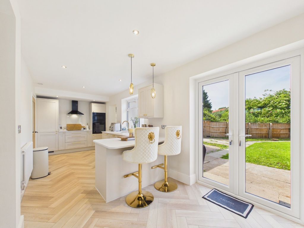 Property photo 2 of 22 5088544