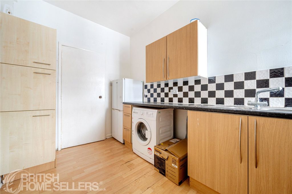 Property photo 3 of 16 Picture No. 19