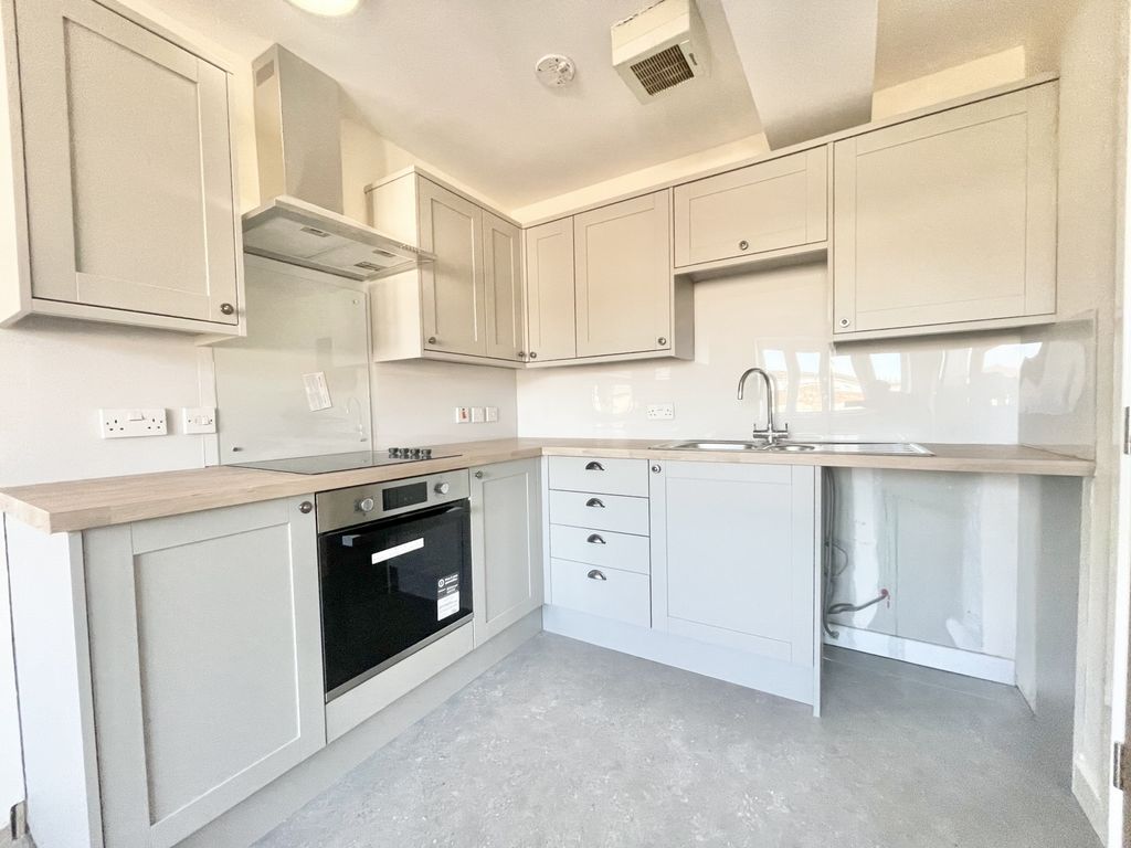 Property photo 3 of 13 Photo 2