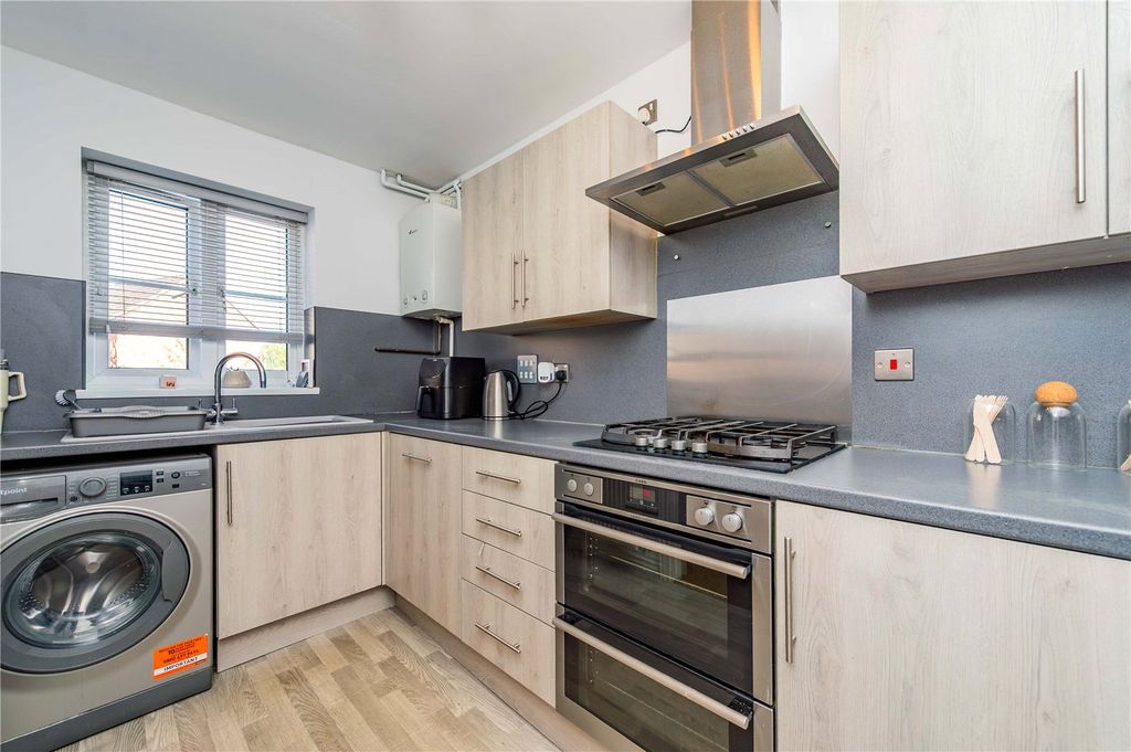 Property photo 3 of 33 Picture No. 20