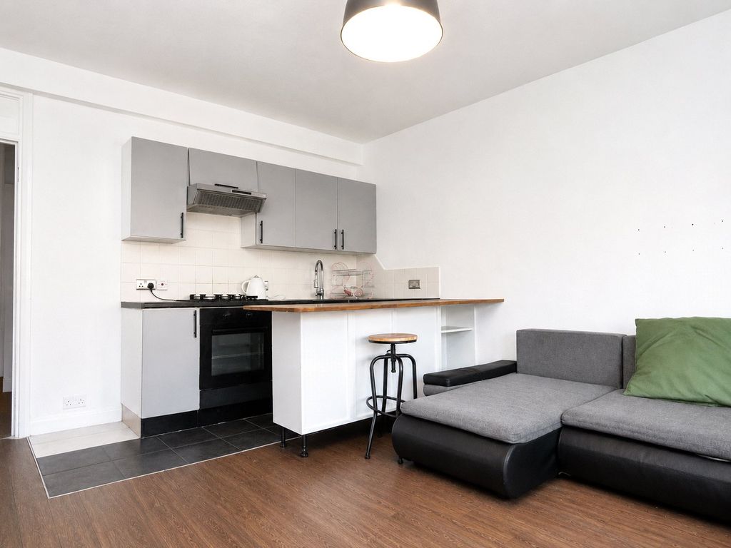 Property photo 1 of 10 Reception/Kitchen