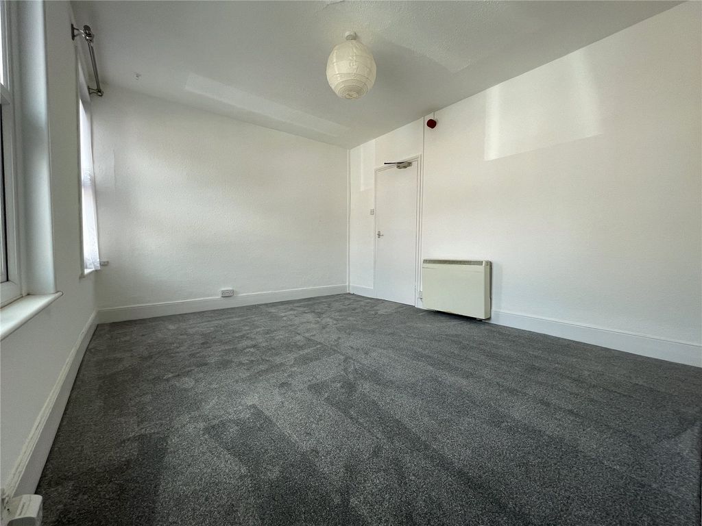 Property photo 3 of 8 Picture No. 22