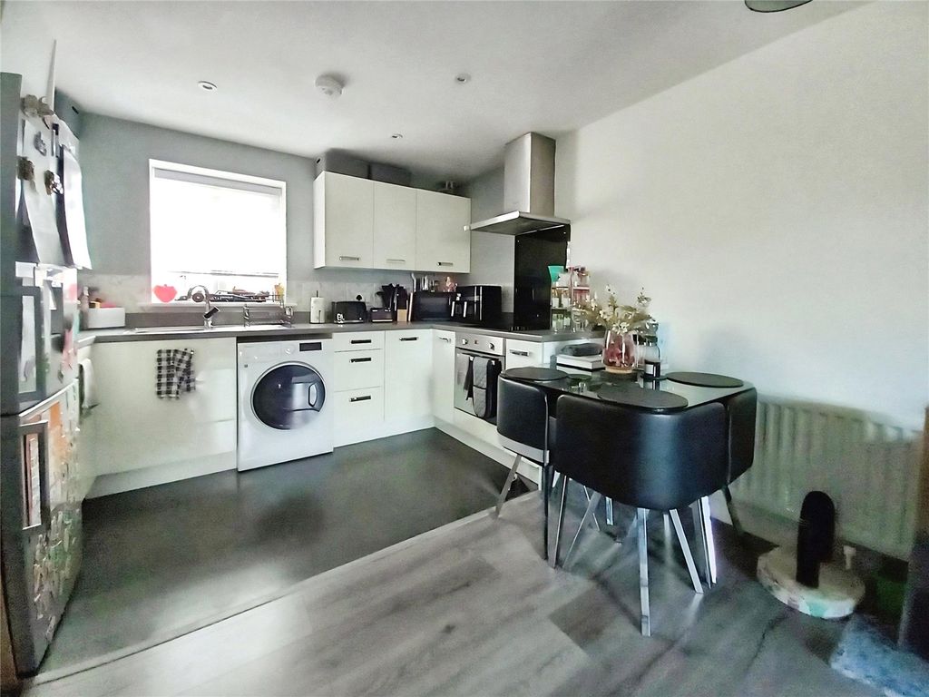 Property photo 3 of 10 Picture No. 23