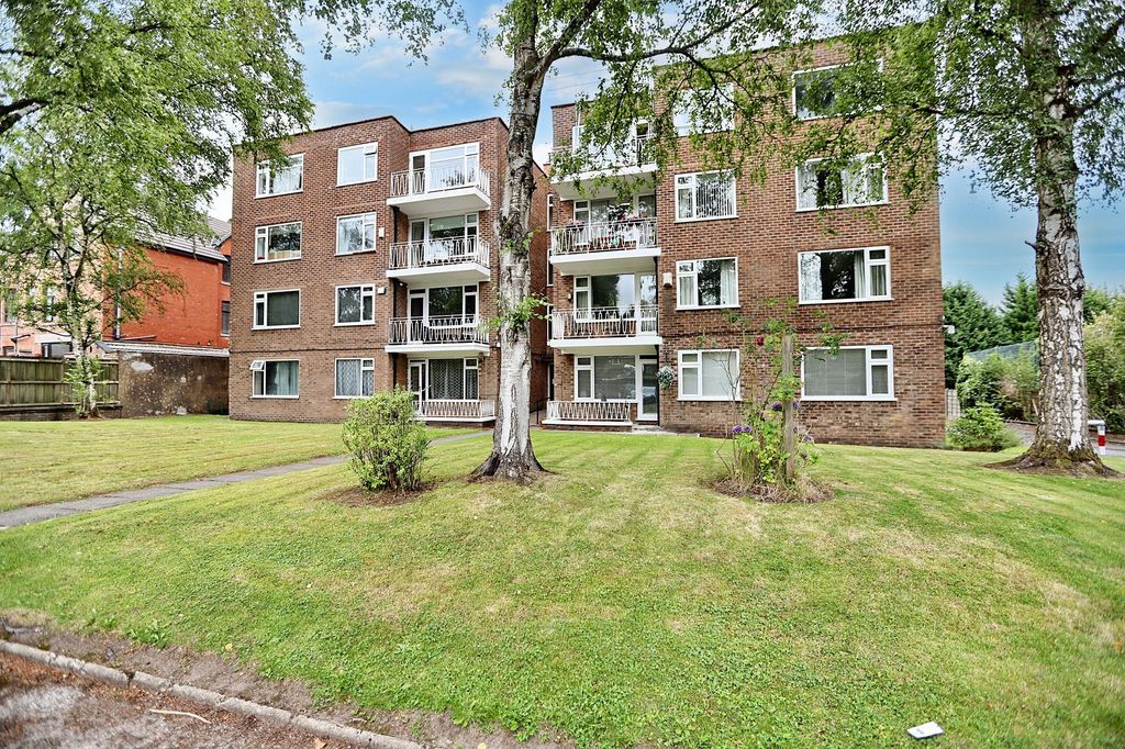 Property photo 1 of 8