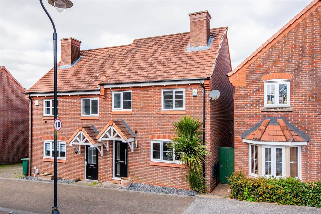 Property photo 1 of 18 Front External