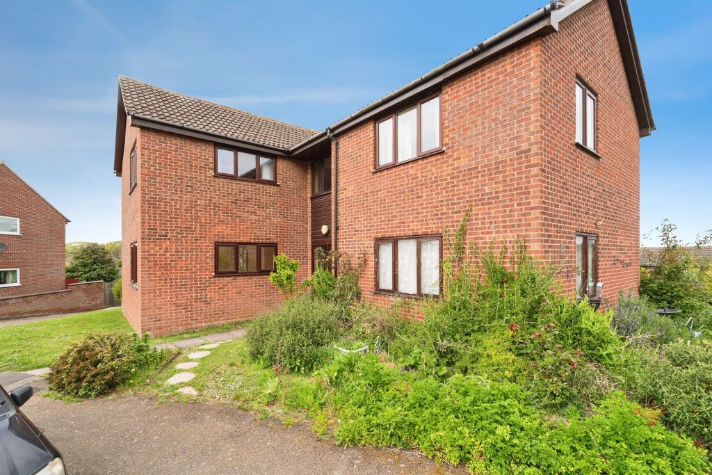 Property photo 1 of 40