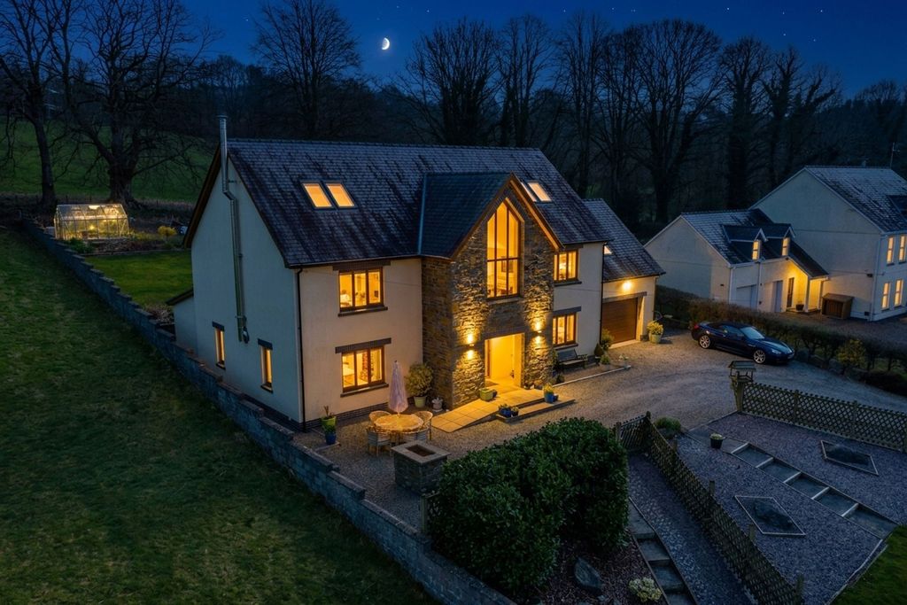 Property photo 1 of 36