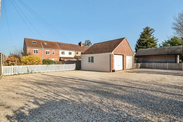 Property photo 2 of 24