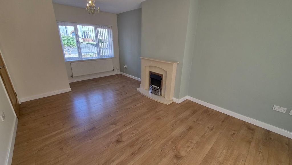 Property photo 2 of 13 Picture No. 27