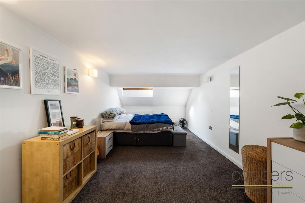 Property photo 3 of 12 14A The Stableyard Sw9 9Tl-3.Jpg