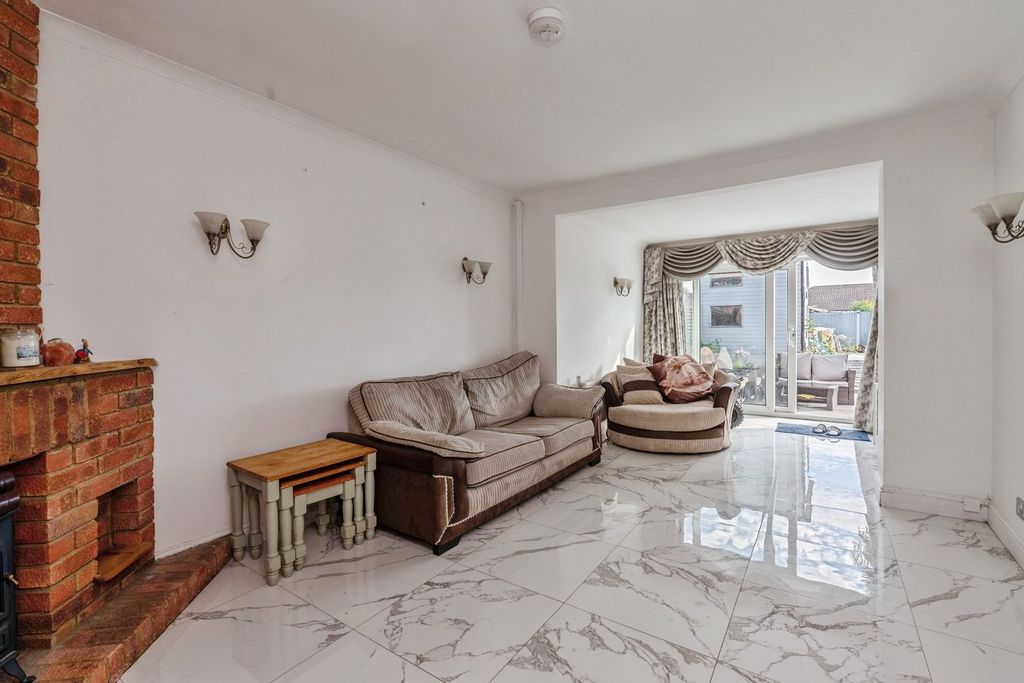 Property photo 2 of 15