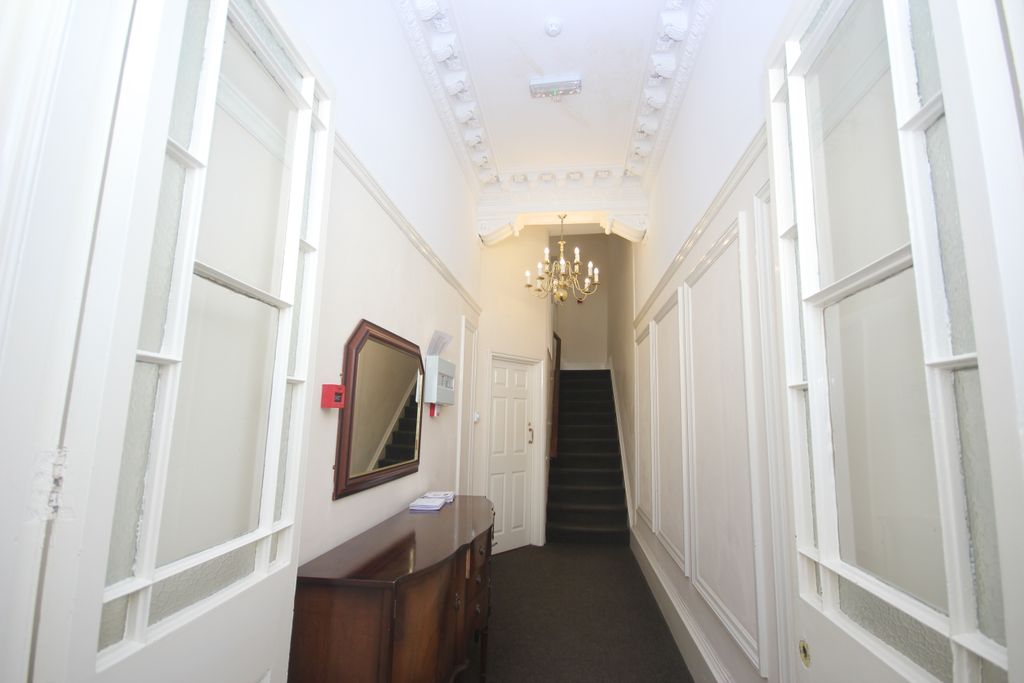 Property photo 3 of 8 Communal Hallway