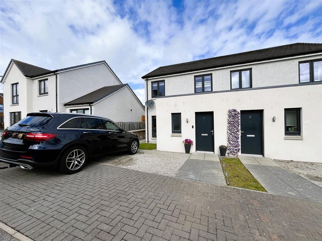 Property photo 1 of 20 3 Dunbar Gardens Elgin