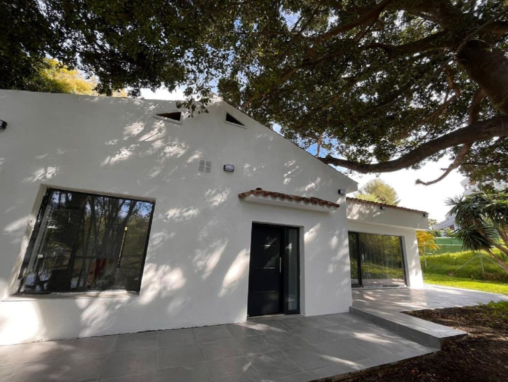 Property photo 1 of 3