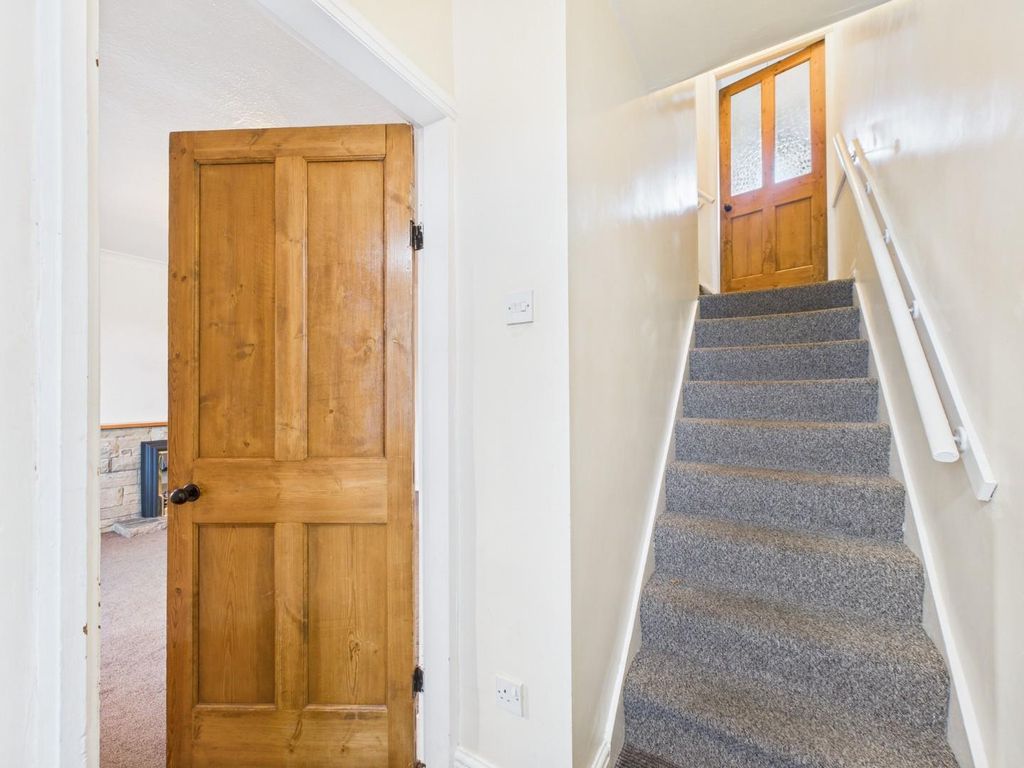 Property photo 2 of 16 Cam01268G0-Pr0417-Still008.Jpg