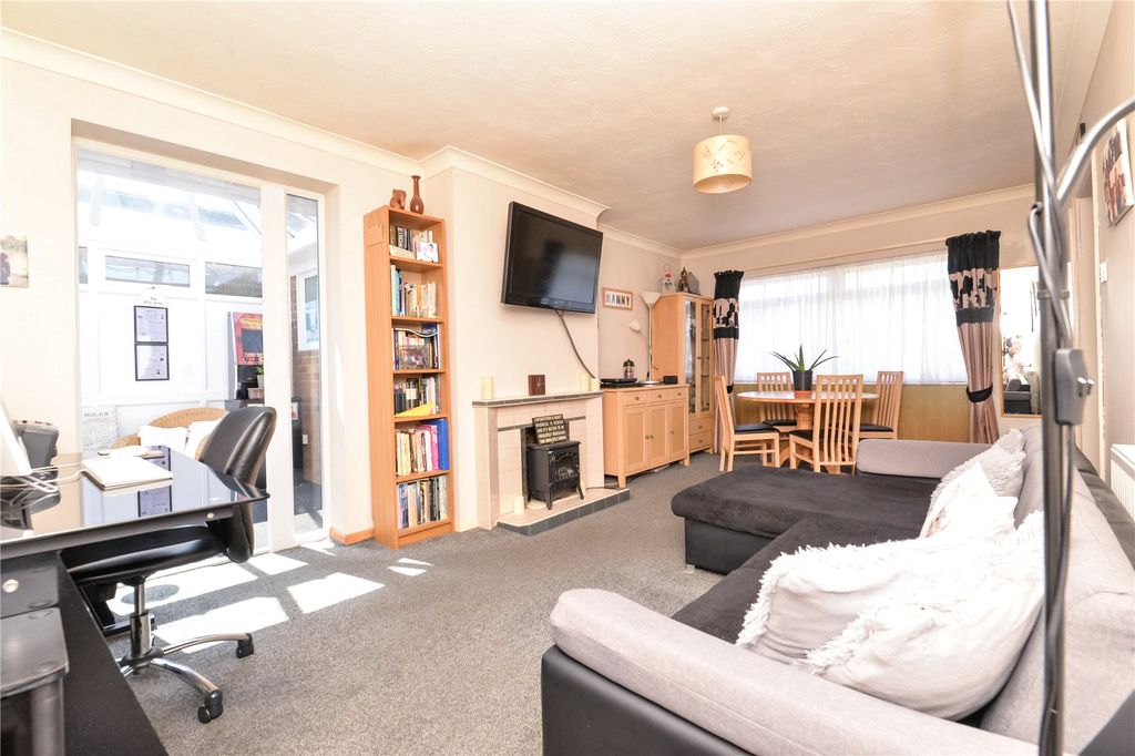 Property photo 2 of 15 Picture No. 01