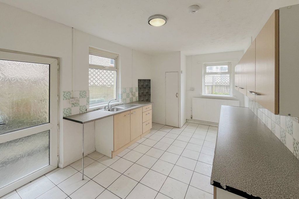 Property photo 2 of 22