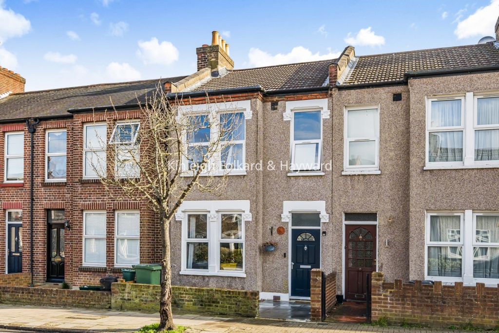 Property photo 2 of 8 External