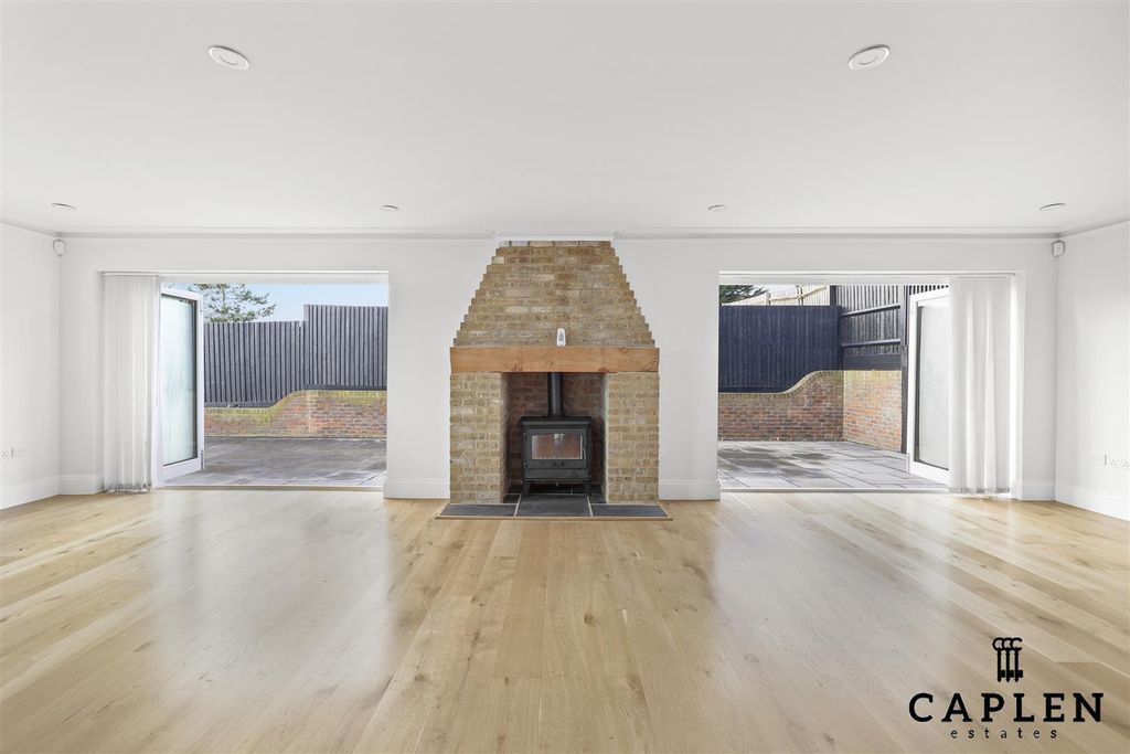 Property photo 3 of 27 4D4A9473.Jpg